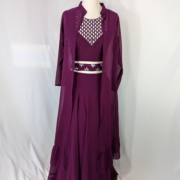 Dresses & Skirts - NWOT Ready to wear a 4 piece plum purple Indian Lehenga Choli dress.